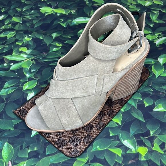 Marc Fisher gray suede chunky heels - Picture 1 of 6